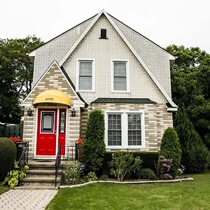 Cozy House 3*, Niagara Falls Canada
